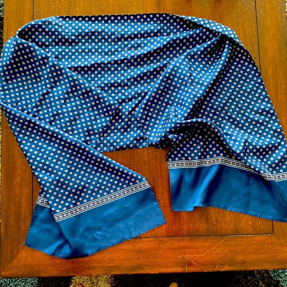 Silk scarf with designer ends